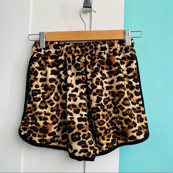 Leopard Print Drawstring Elastic Waist Shorts - Picture 2 of 2